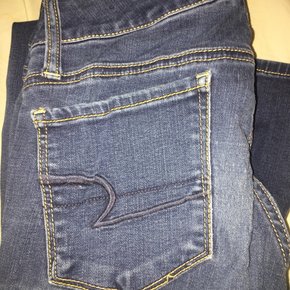 AMERICAN EAGLE JEANS